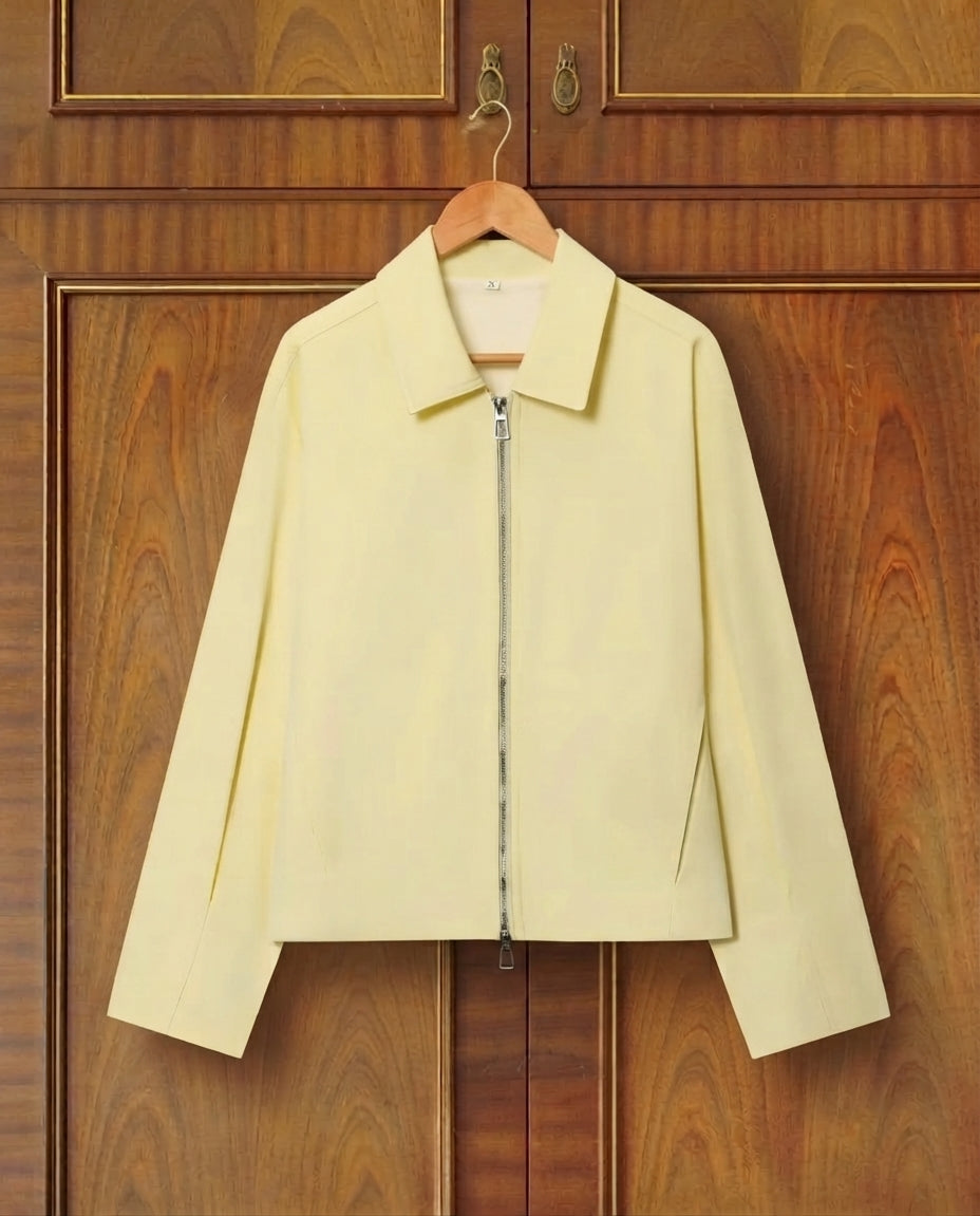 Women's Casual Solid Color Zipper Jacket Women's Streetwear with Lapel and Pockets Long Sleeve Plain Pleated Women's Outerwear Fashionable Bomber Jacket