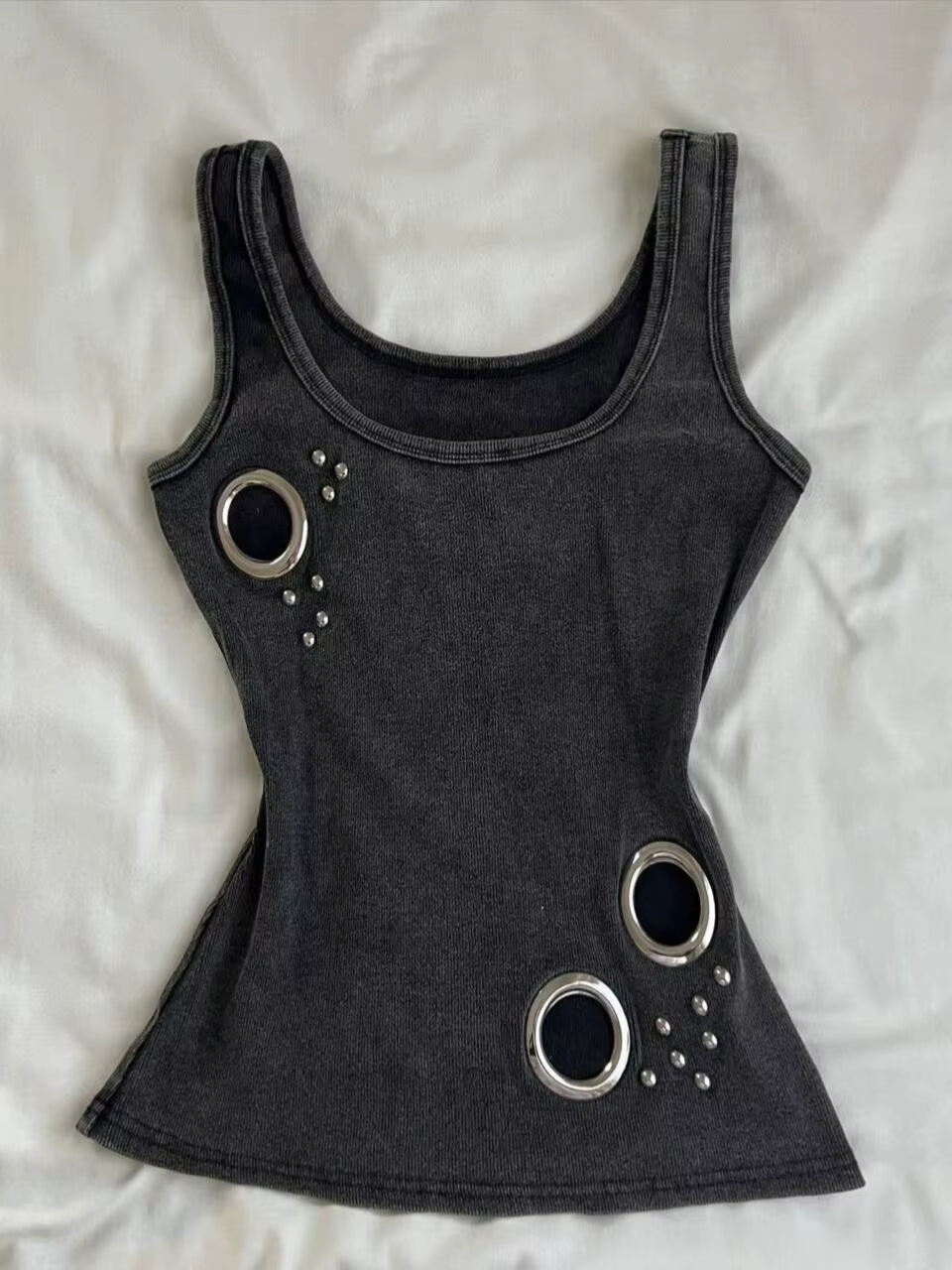 Sommerliche Neuheit: Metallring-Dekoration, Schlankmachendes Ärmelloses Damen-Oberteil, Retro-Waschstoff-Camisole-Weste für Frauen